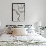 Stylish 2 Bed 2 Bath - Private Garden
