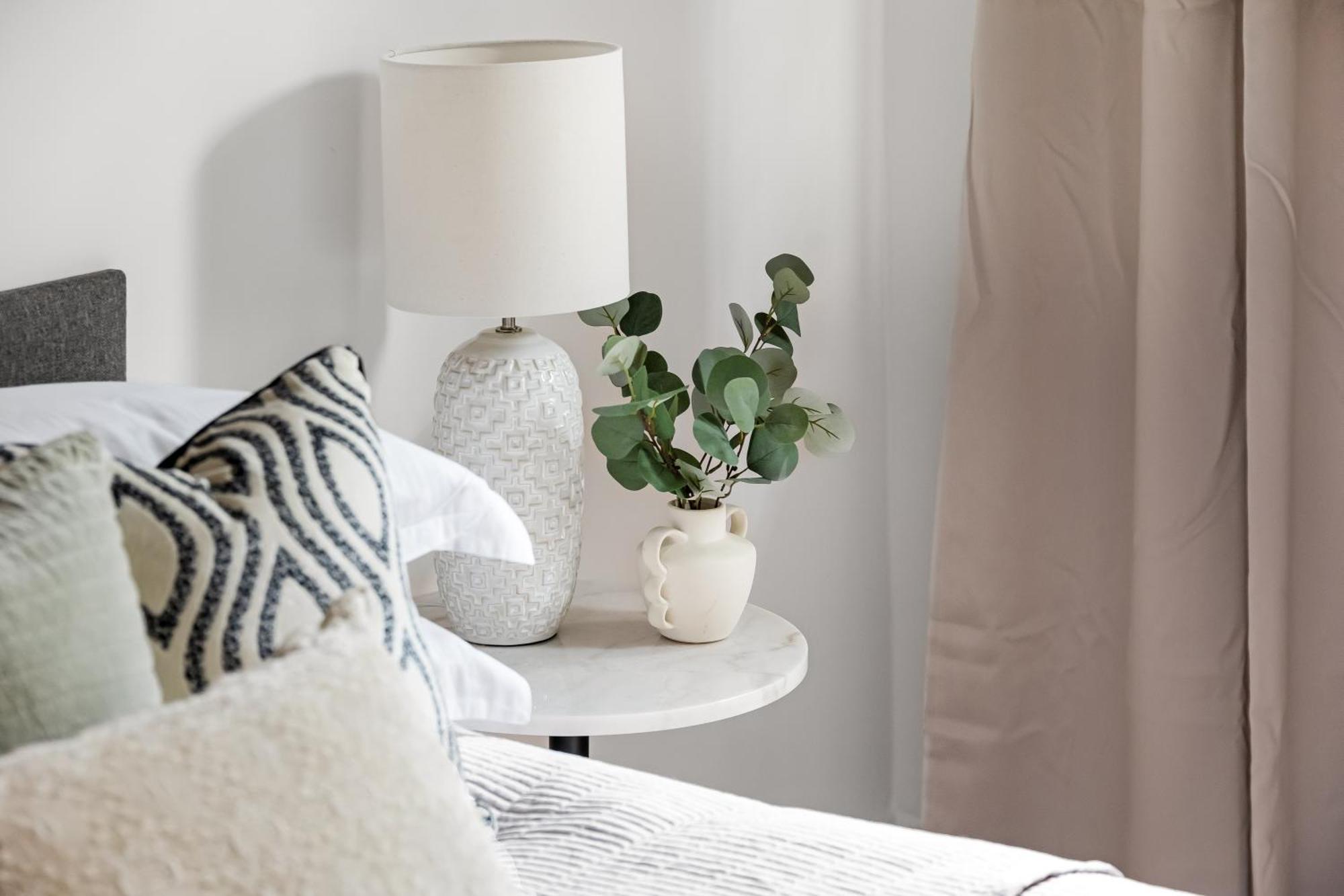 Stylish 2 Bed 2 Bath - Private Garden