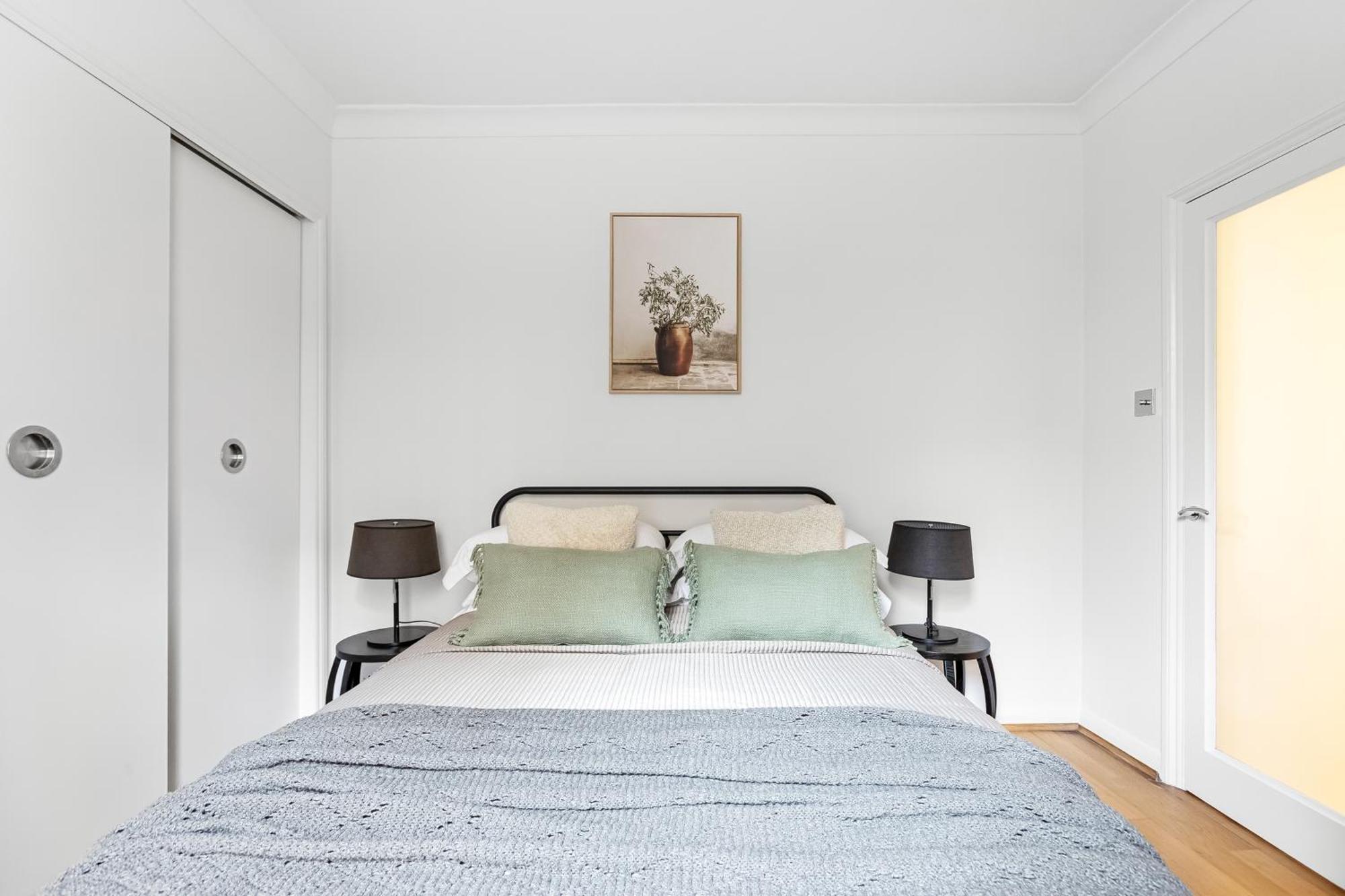 Stylish 2 Bed 2 Bath - Private Garden *